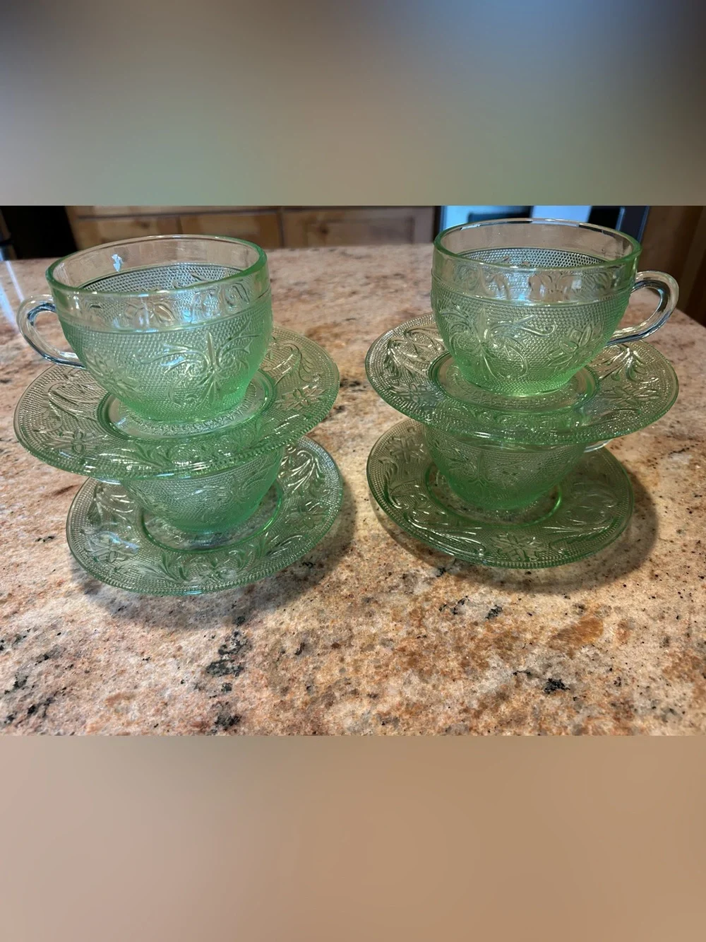 Chantilly Green Sandwich Pattern Vtg Pressed Glass 8oz Cups &  Saucers Set of 4.